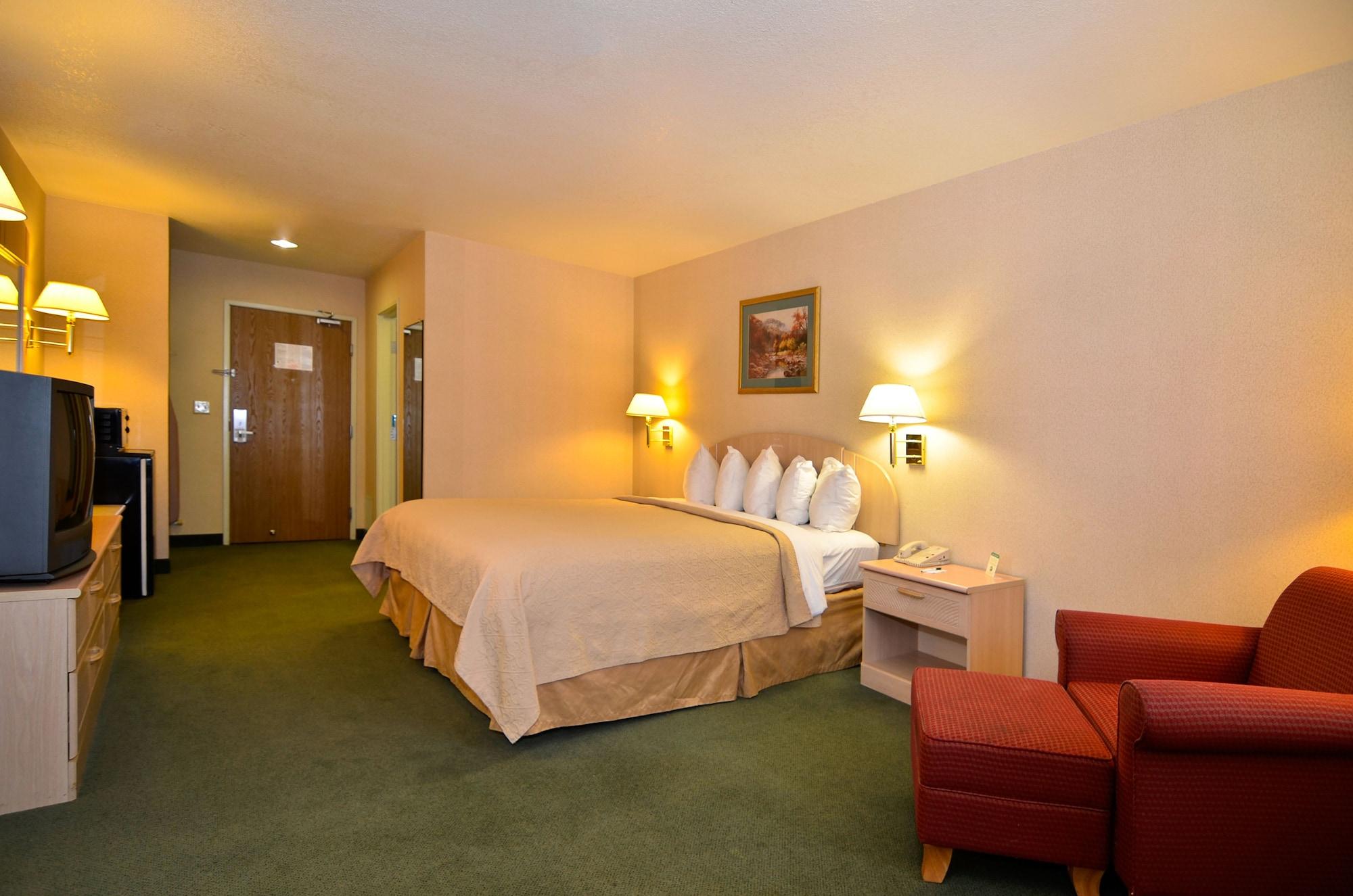 Quality Inn & Suites Weed Værelse billede