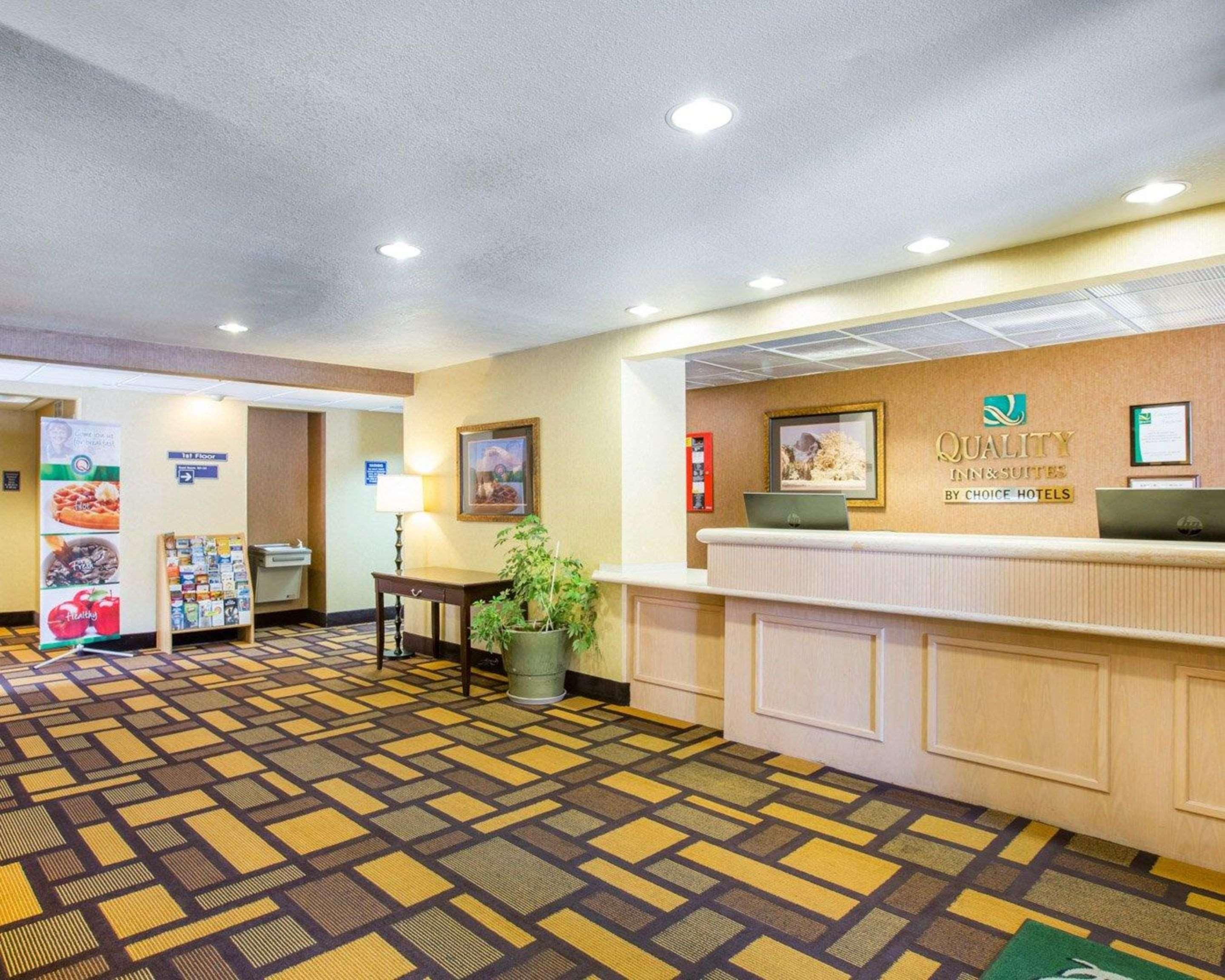 Quality Inn & Suites Weed Eksteriør billede